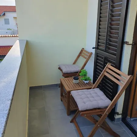 Sidro Apartment *