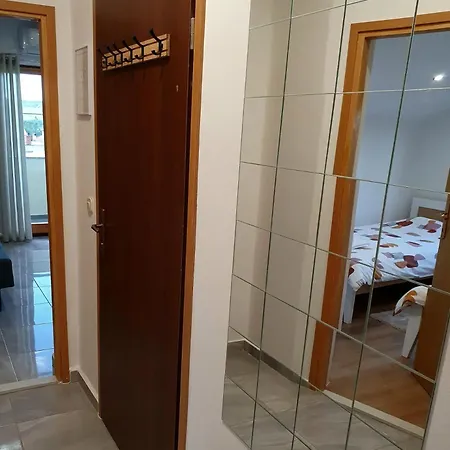 Apartment Sidro *